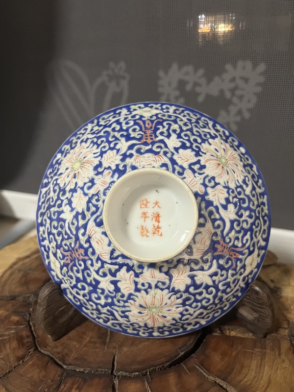 古玩陶瓷藍(lán)地粉彩花卉紋蓋盤拍賣，當(dāng)前價(jià)格2688元