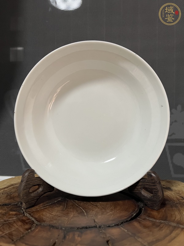 古玩陶瓷藍(lán)地粉彩花卉紋蓋碗真品鑒賞圖