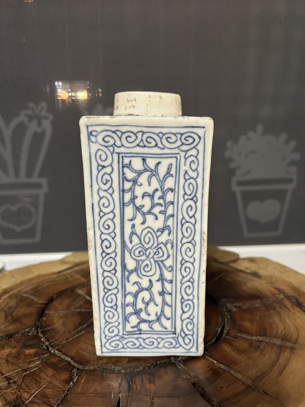 古玩陶瓷青花淡描花卉紋茶葉罐拍賣，當(dāng)前價格1688元