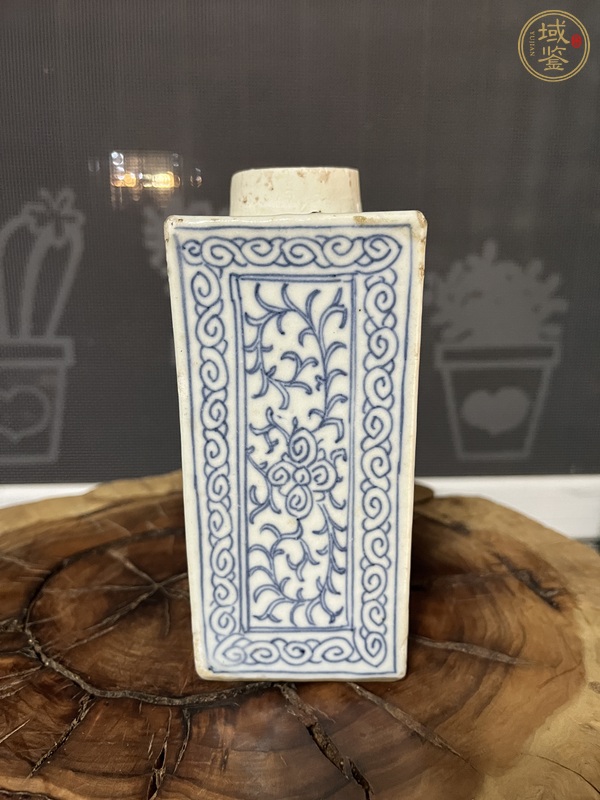 古玩陶瓷青花淡描花卉紋茶葉罐真品鑒賞圖