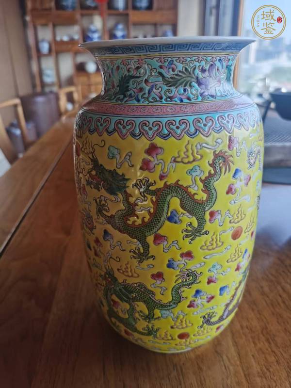古玩陶瓷粉彩龍紋燈籠瓶真品鑒賞圖