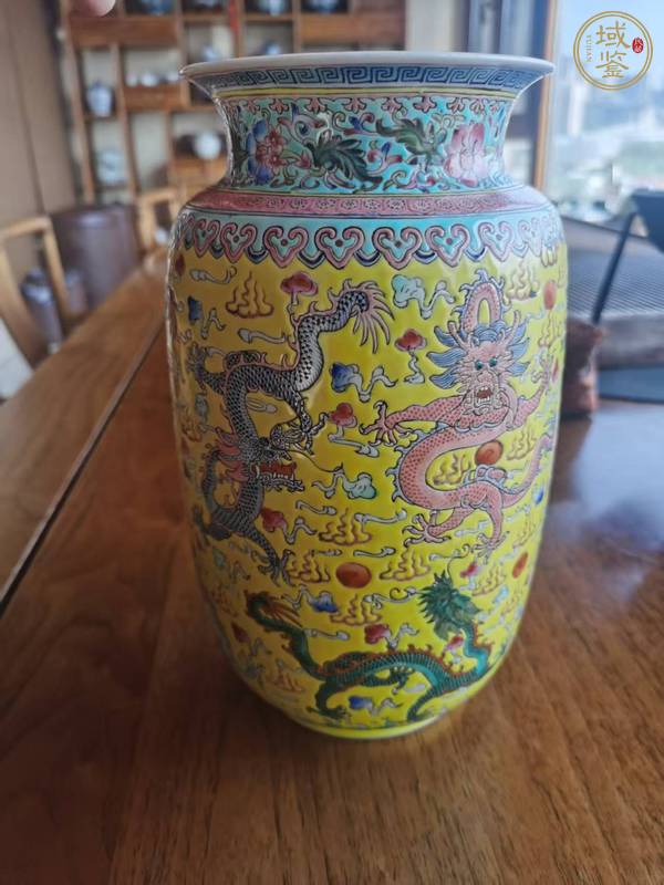 古玩陶瓷粉彩龍紋燈籠瓶真品鑒賞圖