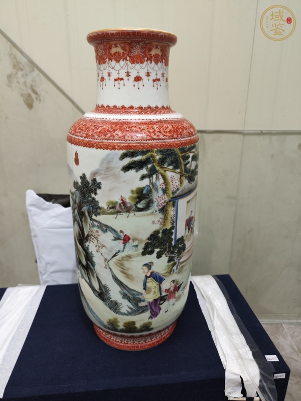 古玩陶瓷人物瓶真品鑒賞圖