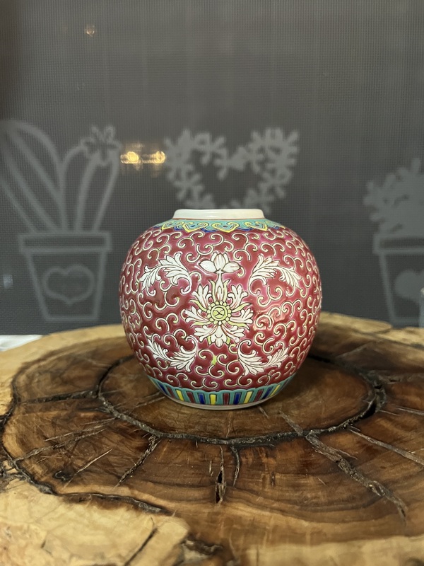 古玩轉(zhuǎn)賣胭脂紅粉彩花卉紋罐拍賣，當(dāng)前價格550元