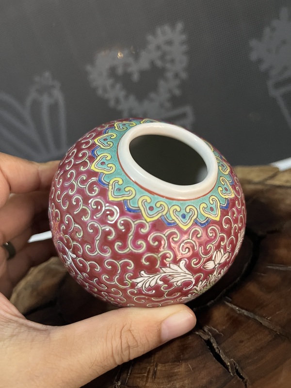 古玩陶瓷胭脂紅粉彩花卉紋罐拍賣，當(dāng)前價(jià)格588元