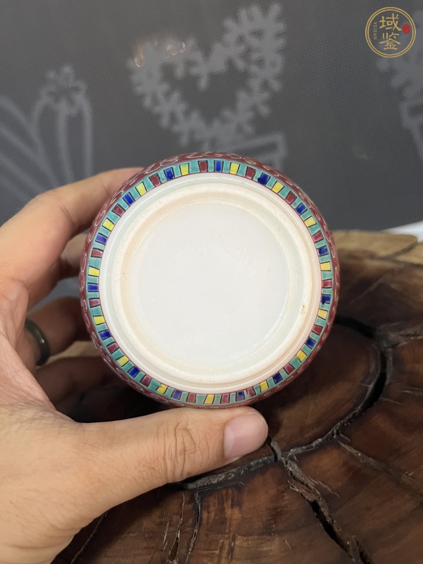 古玩陶瓷胭脂紅粉彩花卉紋罐真品鑒賞圖