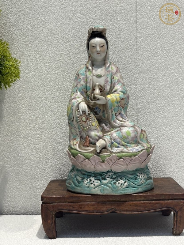 古玩陶瓷觀音塑像真品鑒賞圖