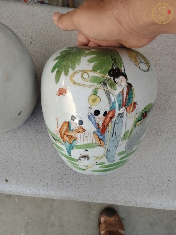 古玩陶瓷粉彩教子圖人物紋冬瓜罐真品鑒賞圖