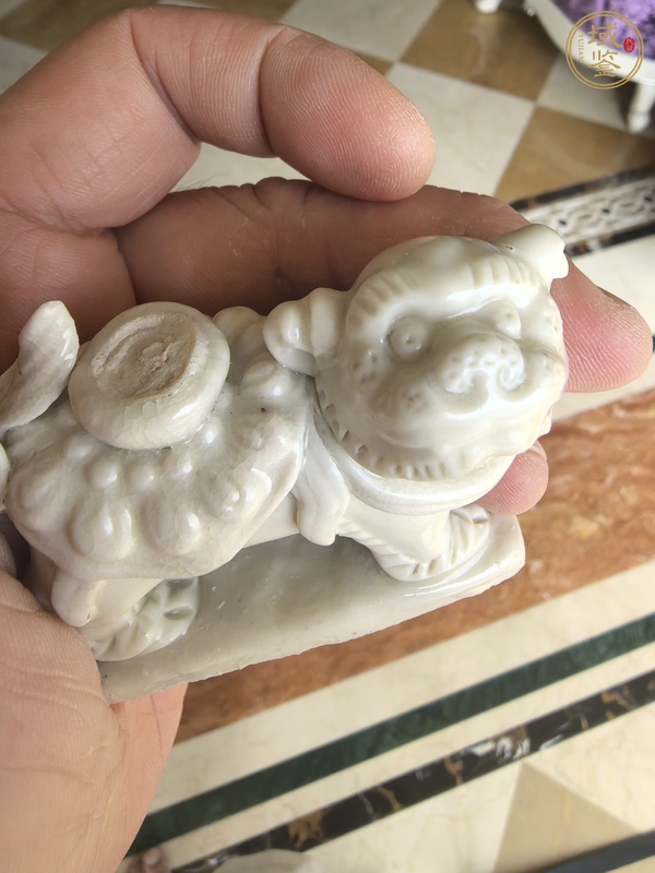 古玩陶瓷青白釉獅子燭臺(tái)真品鑒賞圖