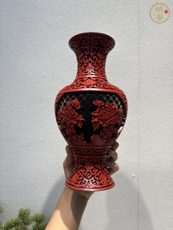 古玩雜項(xiàng)剔紅瓶真品鑒賞圖