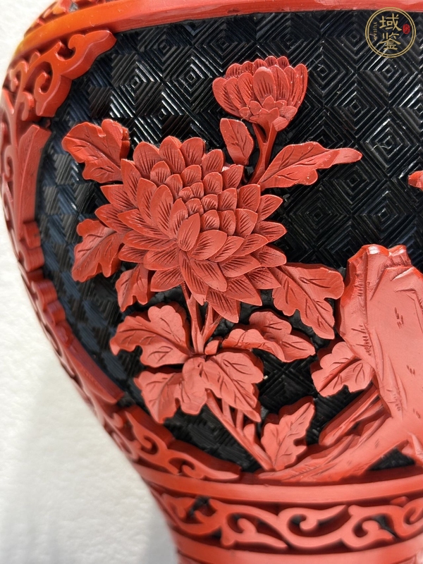 古玩雜項(xiàng)剔紅瓶真品鑒賞圖