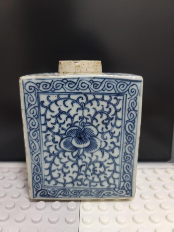 古玩陶瓷清中期青花纏枝蓮茶葉罐拍賣(mài)，當(dāng)前價(jià)格580元