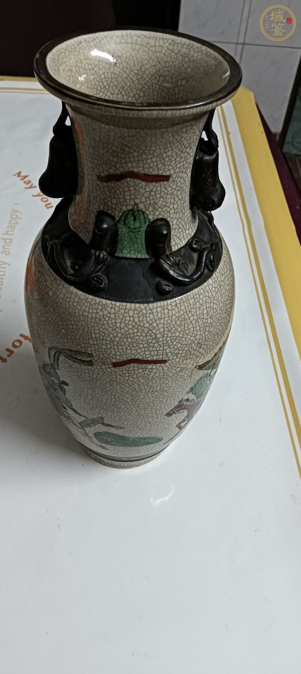 古玩陶瓷哥釉刀馬旦故事人物瓶真品鑒賞圖
