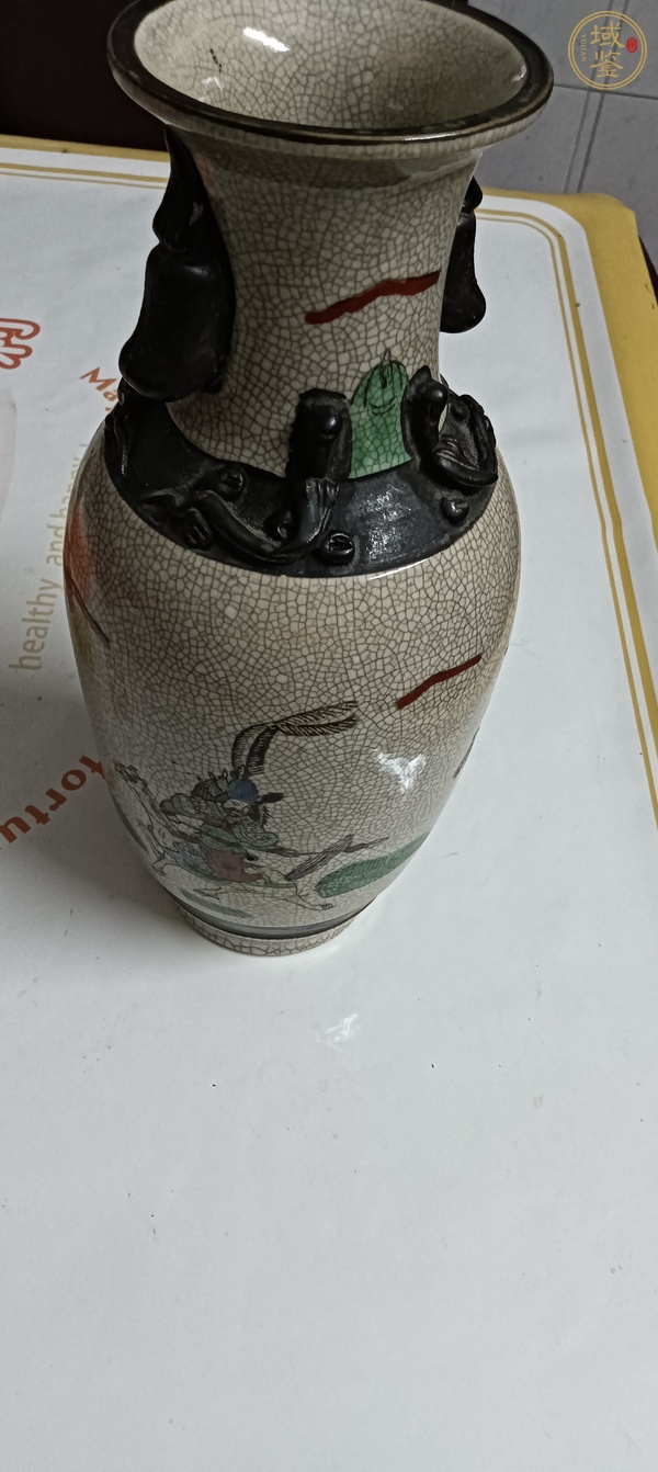 古玩陶瓷哥釉刀馬旦故事人物瓶真品鑒賞圖