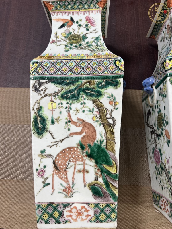 古玩陶瓷粉彩花鳥紋四方瓶真品鑒賞圖