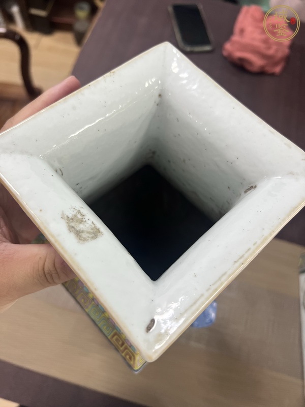 古玩陶瓷粉彩花鳥紋四方瓶真品鑒賞圖
