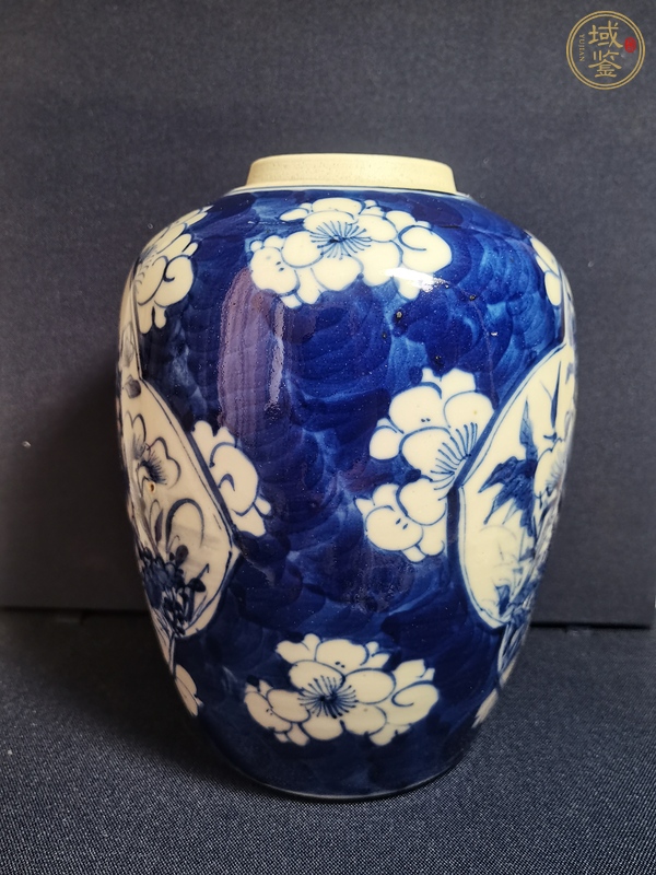 古玩陶瓷青花留白梅紋開光花鳥紋罐真品鑒賞圖