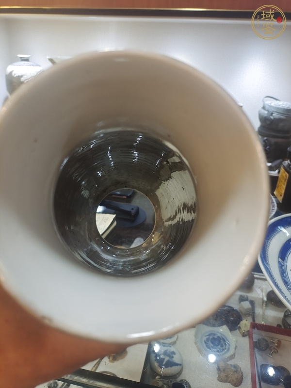 古玩陶瓷清晚期粉彩堆塑花鳥(niǎo)紋瓶真品鑒賞圖