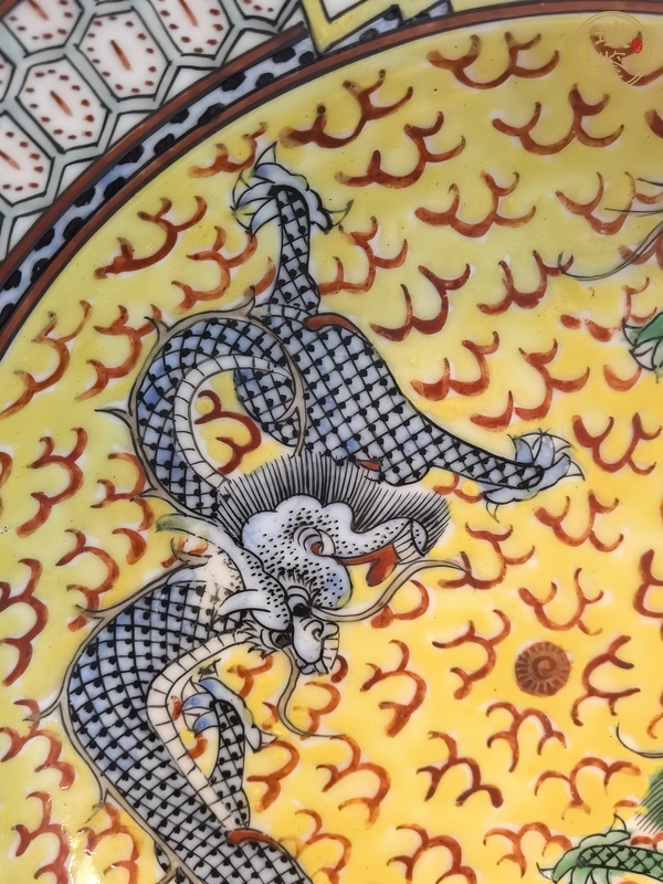 古玩陶瓷廣彩龍紋盤真品鑒賞圖