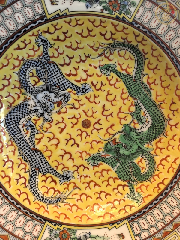 古玩陶瓷廣彩龍紋盤真品鑒賞圖