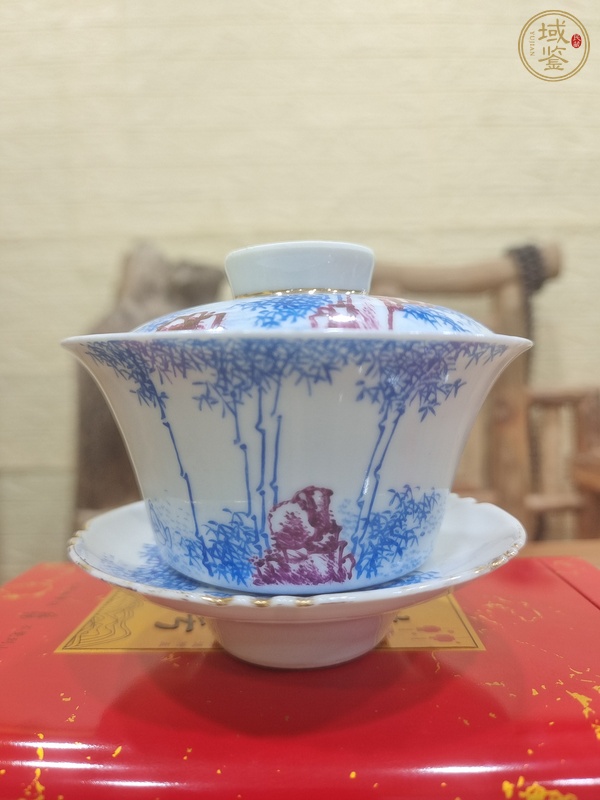 古玩陶瓷民國 藍(lán)料彩竹紋蓋碗真品鑒賞圖