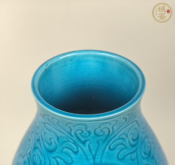 古玩陶瓷民國孔雀藍釉暗刻纏枝花卉紋葫蘆瓶真品鑒賞圖