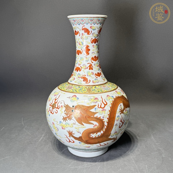 古玩陶瓷民國 粉彩龍鳳紋賞瓶真品鑒賞圖