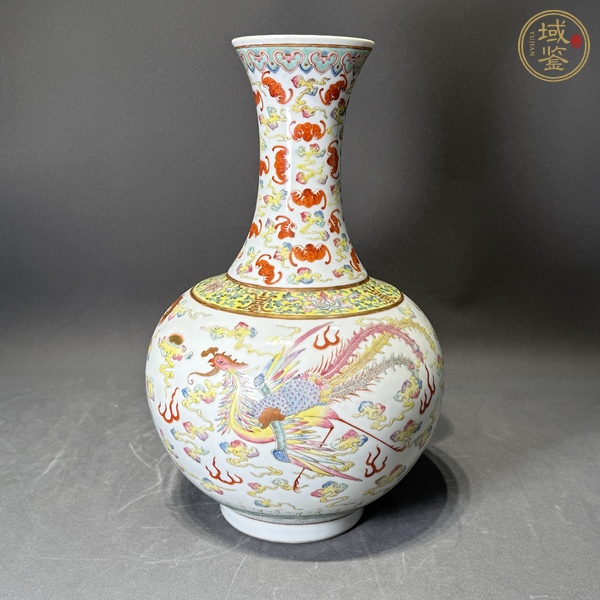 古玩陶瓷民國 粉彩龍鳳紋賞瓶真品鑒賞圖