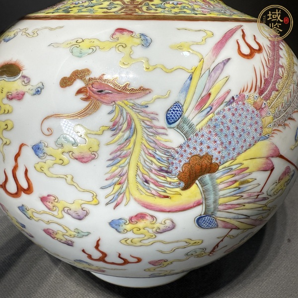 古玩陶瓷民國 粉彩龍鳳紋賞瓶真品鑒賞圖