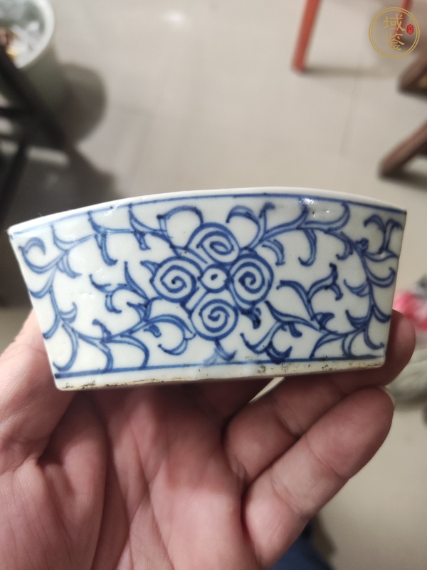 古玩陶瓷青花筆插真品鑒賞圖
