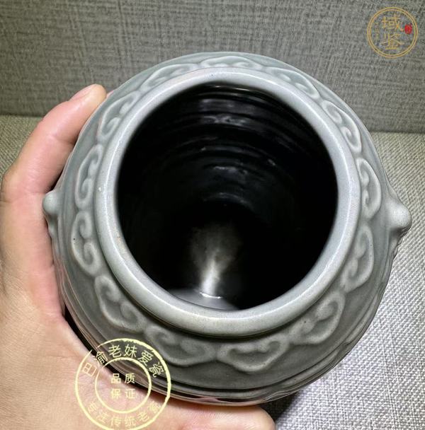 古玩陶瓷青釉八卦獸耳瓶真品鑒賞圖