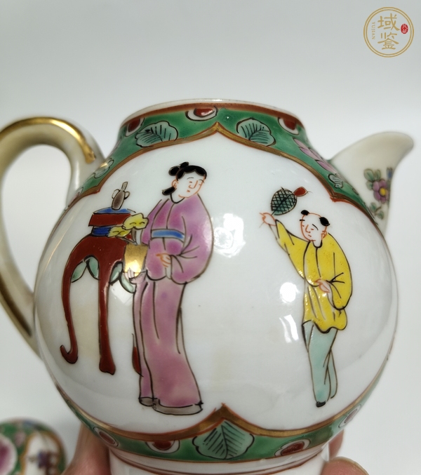 古玩陶瓷粉彩人物紋茶壺真品鑒賞圖