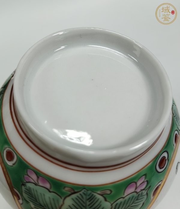 古玩陶瓷粉彩人物紋茶壺真品鑒賞圖