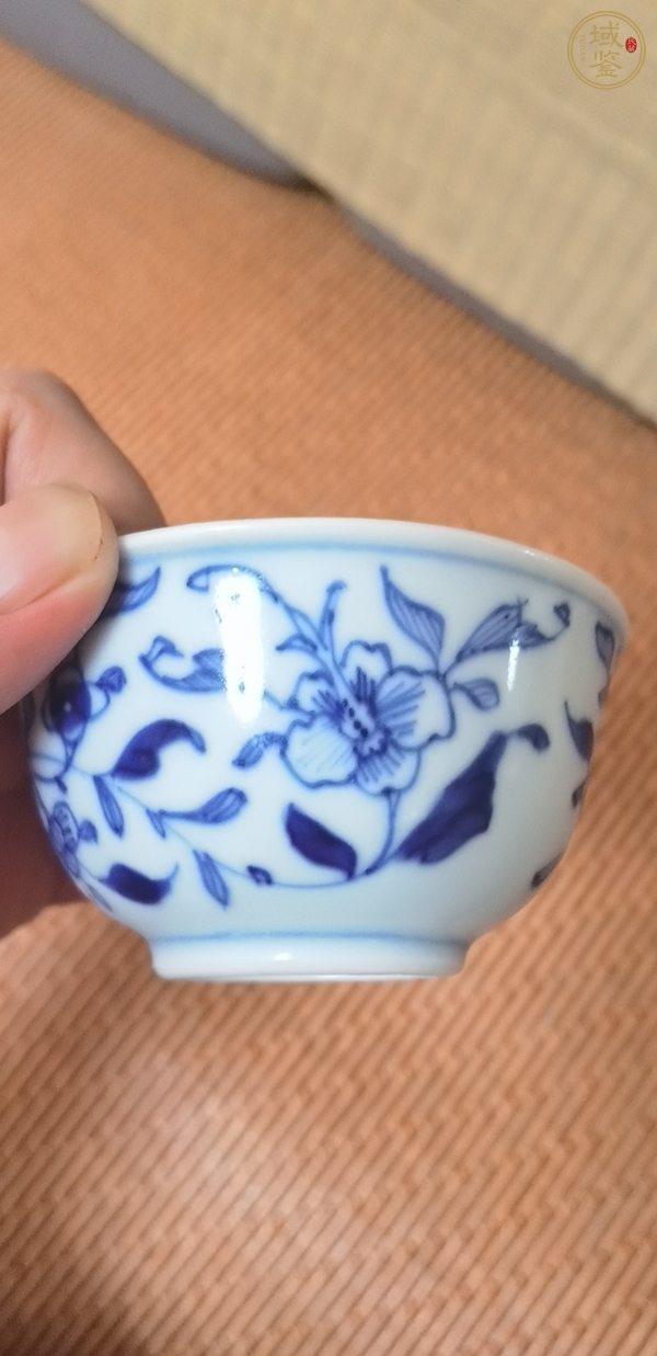 古玩陶瓷青花花卉杯真品鑒賞圖