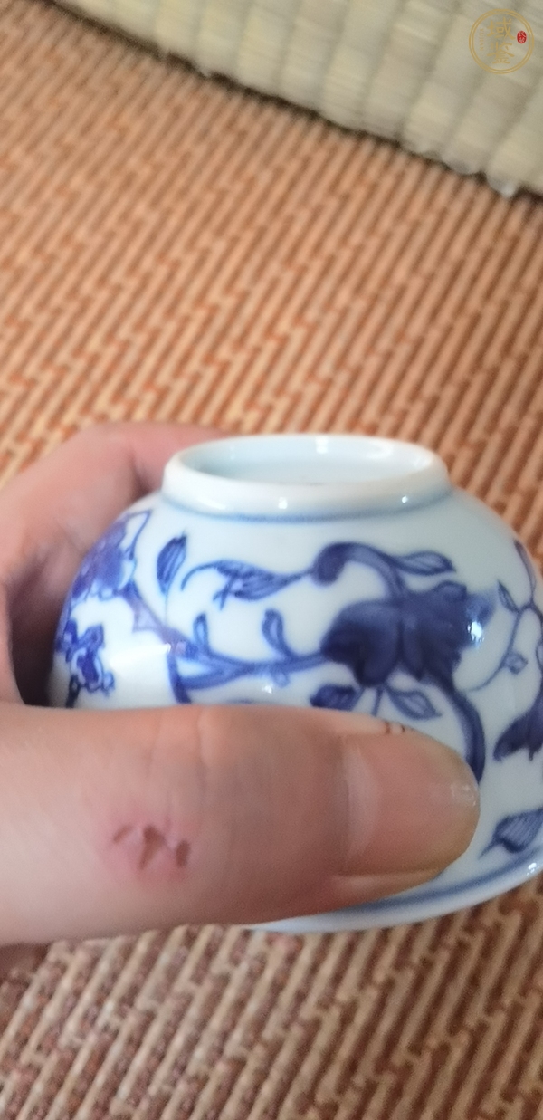 古玩陶瓷青花花卉杯真品鑒賞圖