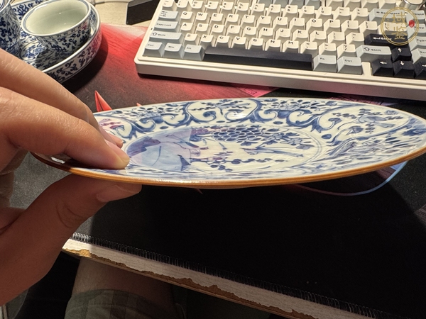 古玩陶瓷花鳥紋青花盤真品鑒賞圖