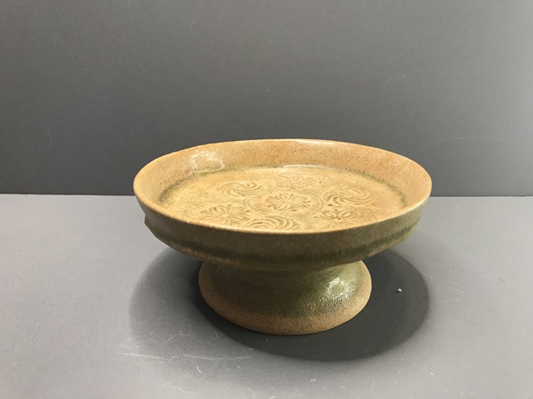 古玩陶瓷南朝至隋洪州窯花卉紋高足盤拍賣，當前價格12800元