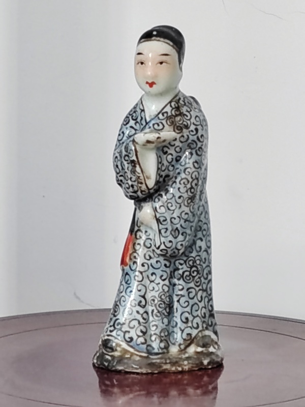 古玩轉(zhuǎn)賣漁樵耕讀粉彩人物造像拍賣，當(dāng)前價(jià)格688元
