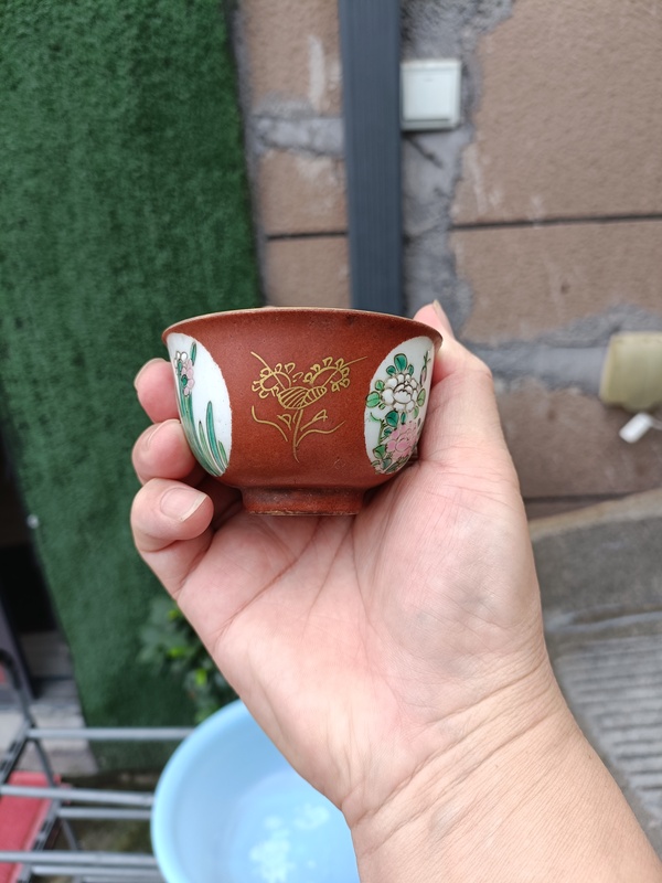 古玩陶瓷乾隆年制寄托款晚清民國描金粉彩開窗什錦杯拍賣，當前價格998元