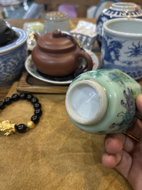 古玩陶瓷人物故事紋八方杯真品鑒賞圖