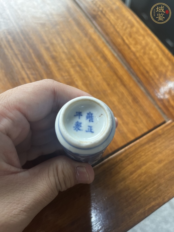古玩陶瓷鼻煙壺真品鑒賞圖