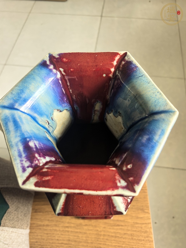 古玩陶瓷鈞紅窯變釉六方瓶真品鑒賞圖