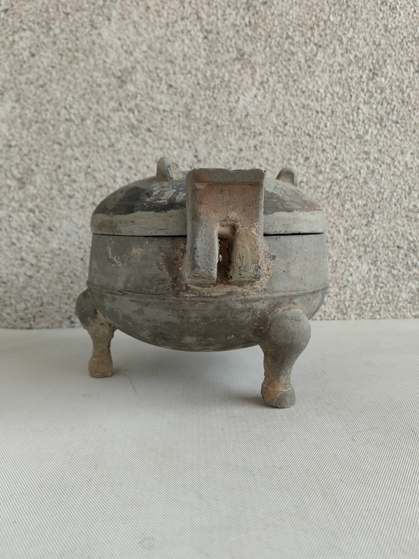 古玩陶瓷灰陶三足鼎拍賣,當前價格399元