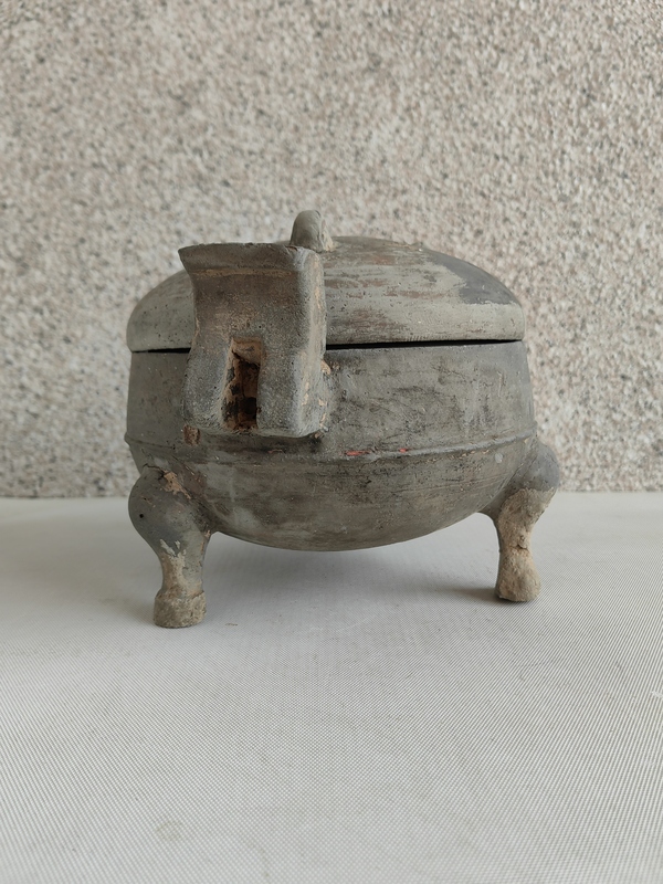 古玩陶瓷灰陶三足鼎拍賣(mài)，當(dāng)前價(jià)格399元