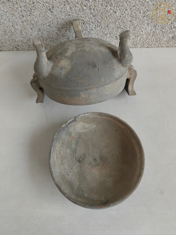 古玩陶瓷灰陶三足鼎真品鑒賞圖