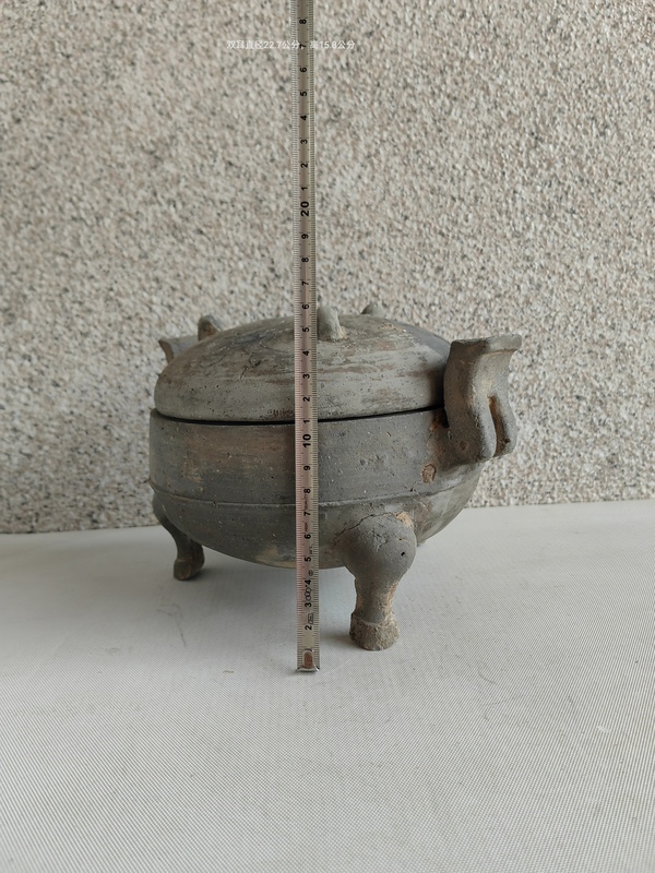 古玩陶瓷灰陶三足鼎拍賣(mài)，當(dāng)前價(jià)格399元