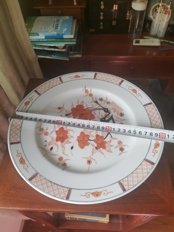 古玩陶瓷彩繪花卉紋盤真品鑒賞圖