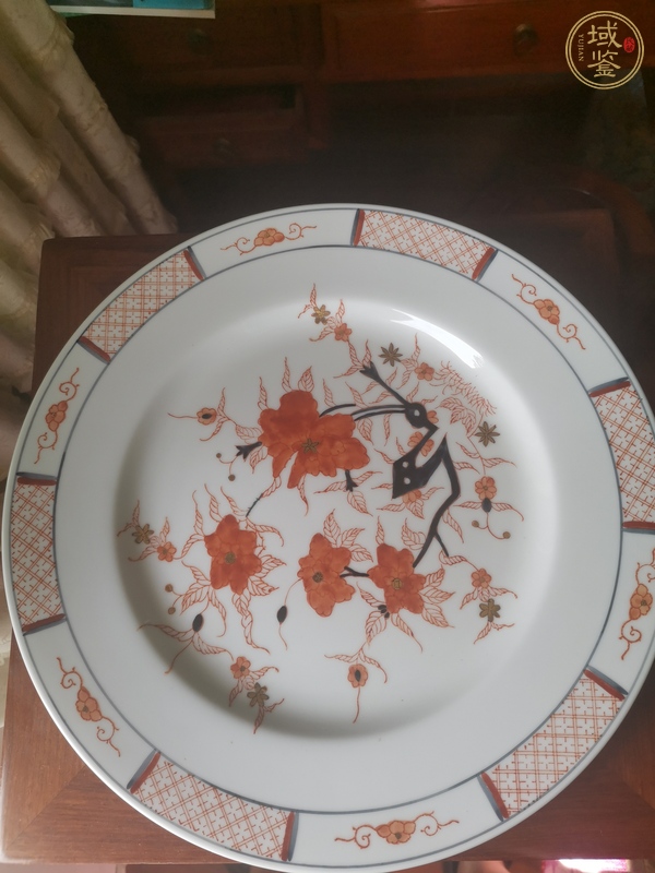 古玩陶瓷彩繪花卉紋盤真品鑒賞圖