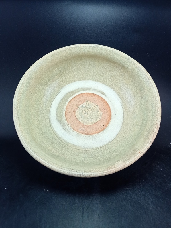 古玩轉(zhuǎn)賣(mài)【元代】龍泉青瓷印花碗【頂級(jí)玻璃釉】拍賣(mài)，當(dāng)前價(jià)格0元