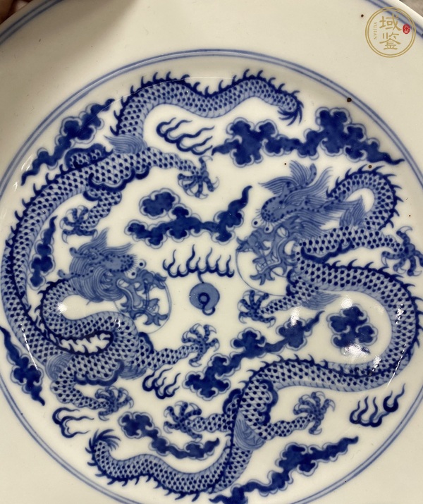 古玩陶瓷青花雙龍戲珠紋盤真品鑒賞圖